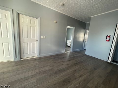 MLS: 3943772