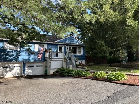 17 Frances Ave, Hopatcong Boro, NJ 07874 - #: 3970684