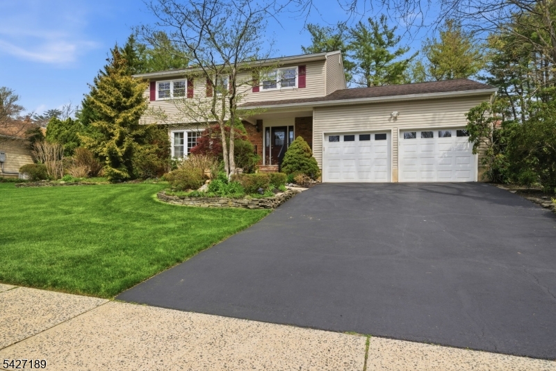 Colonial Oaks - Residential