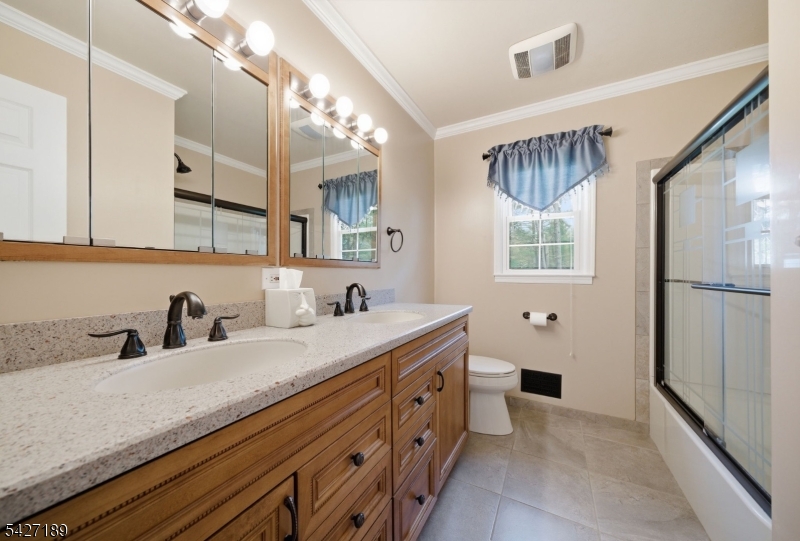 Colonial Oaks - Residential