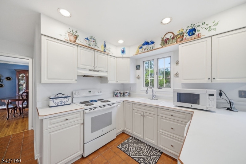 Colonial Oaks - Residential