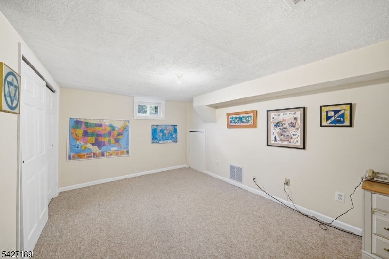 Colonial Oaks - Residential