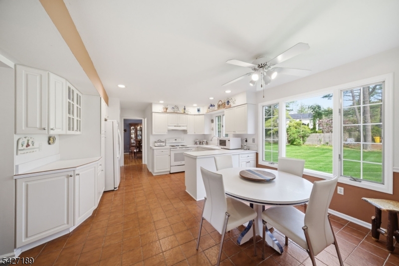 Colonial Oaks - Residential