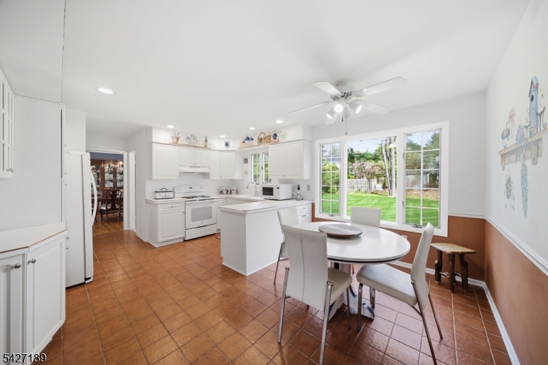 Colonial Oaks - Residential