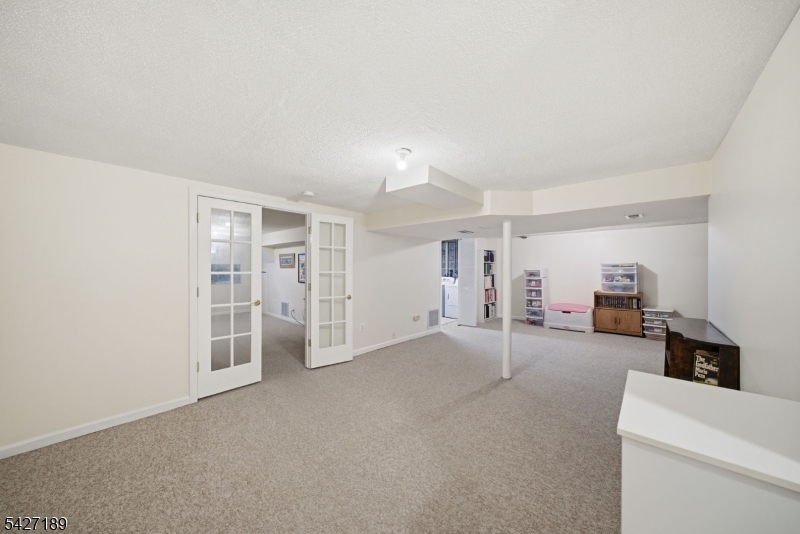 Colonial Oaks - Residential