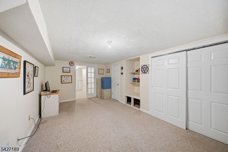 Colonial Oaks - Residential