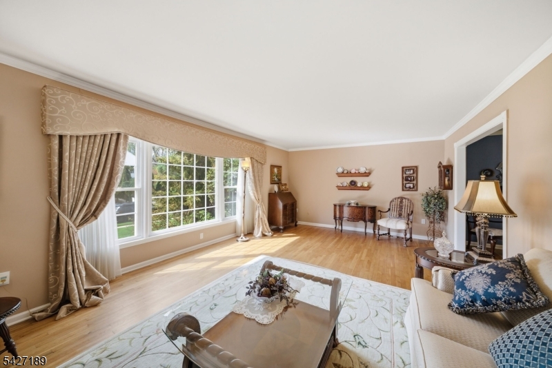 Colonial Oaks - Residential