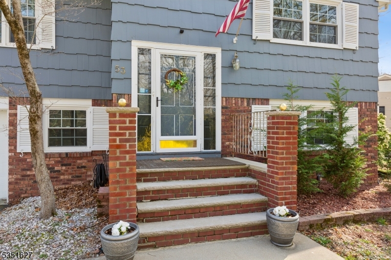 53 Ralph Pl