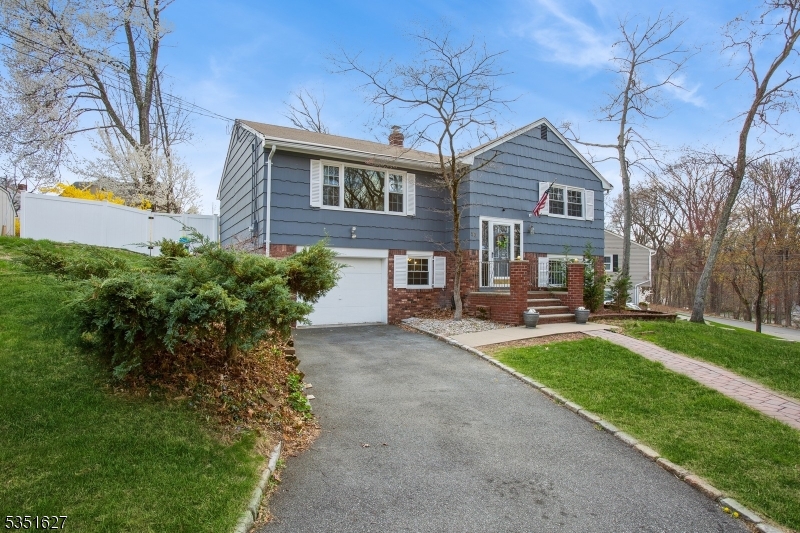53 Ralph Pl