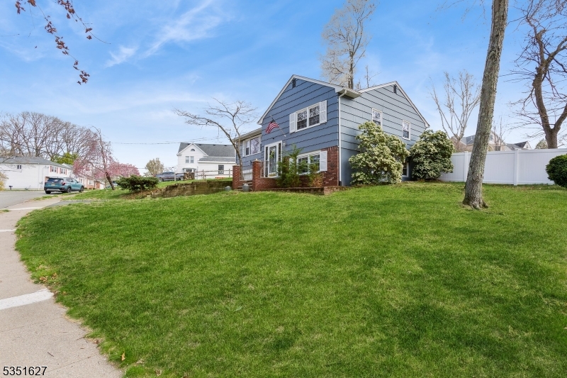 53 Ralph Pl