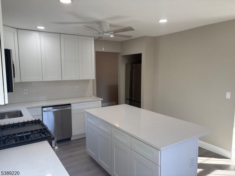 South Plainfield Boro, New Jersey 07080, United States, 1 Bedroom Bedrooms, ,1 BathroomBathrooms,Residential,Active,227735