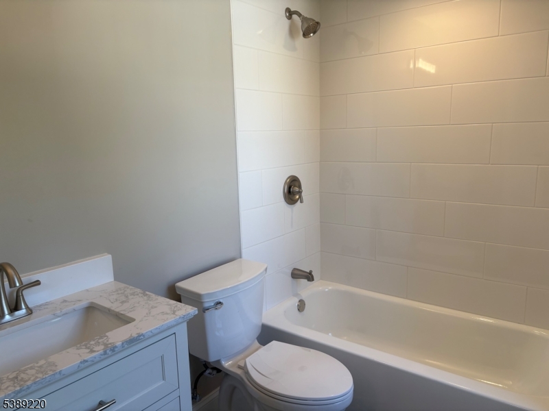 South Plainfield Boro, New Jersey 07080, United States, 1 Bedroom Bedrooms, ,1 BathroomBathrooms,Residential,Active,227735