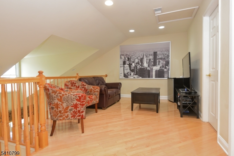 Summit Pointe - Residential