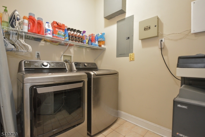 Summit Pointe - Residential