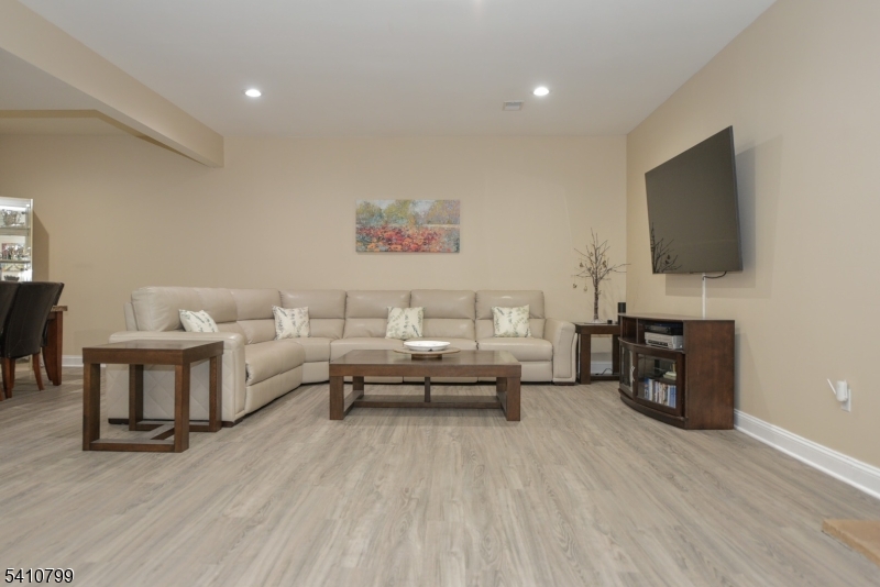 Summit Pointe - Residential