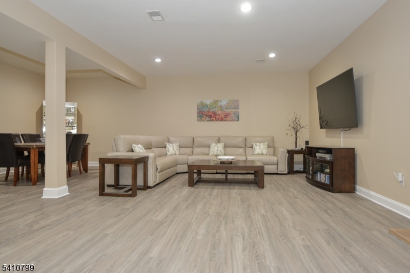 Summit Pointe - Residential