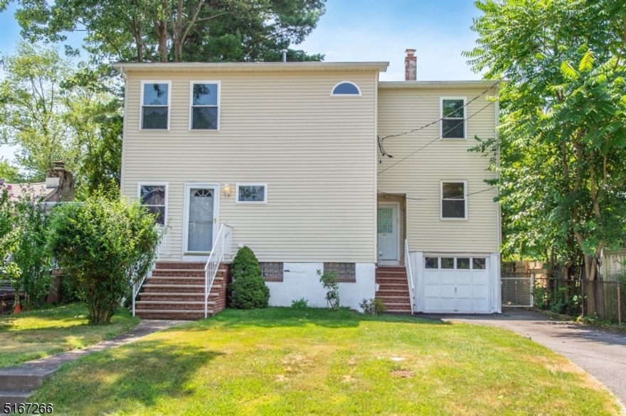 Great single family home for rent in Parsippany!! Just a short walk to Lake Hiawatha's Main Street. Large, fenced in yard.