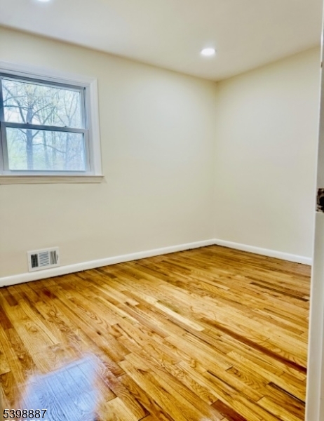 Sloping Hills - Residential Lease