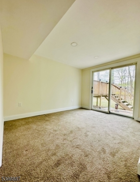 Sloping Hills - Residential Lease