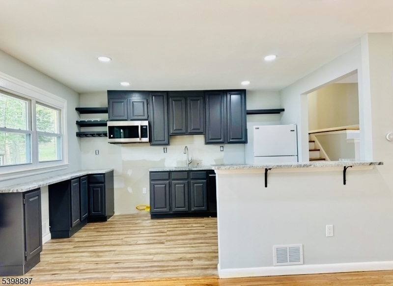 Sloping Hills - Residential Lease