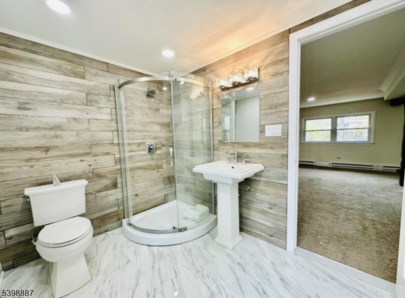 Sloping Hills - Residential Lease