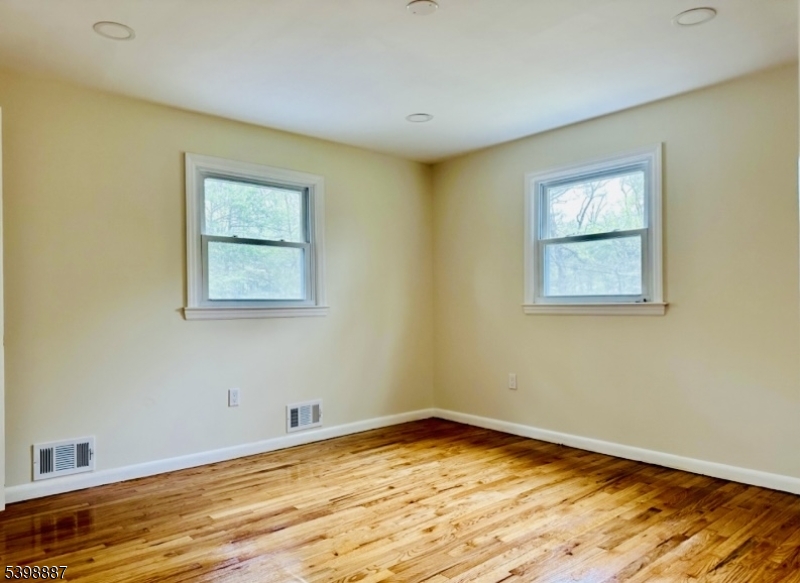 Sloping Hills - Residential Lease