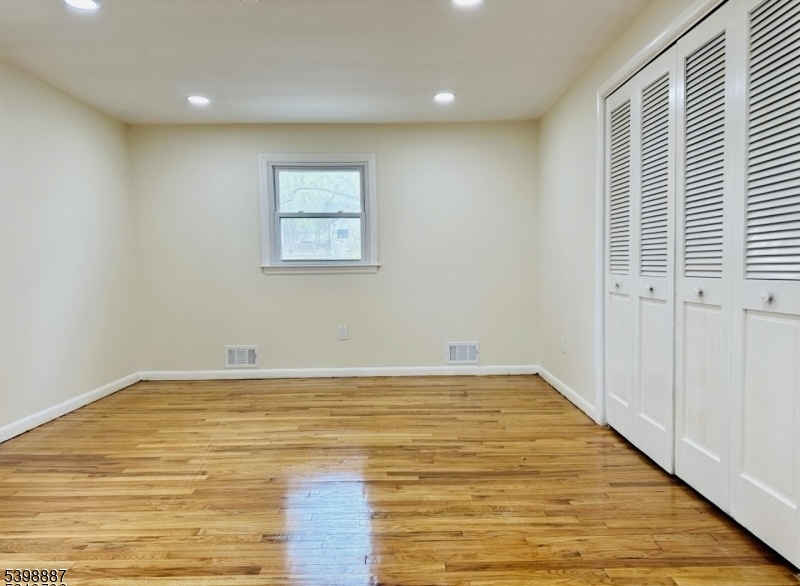 Sloping Hills - Residential Lease