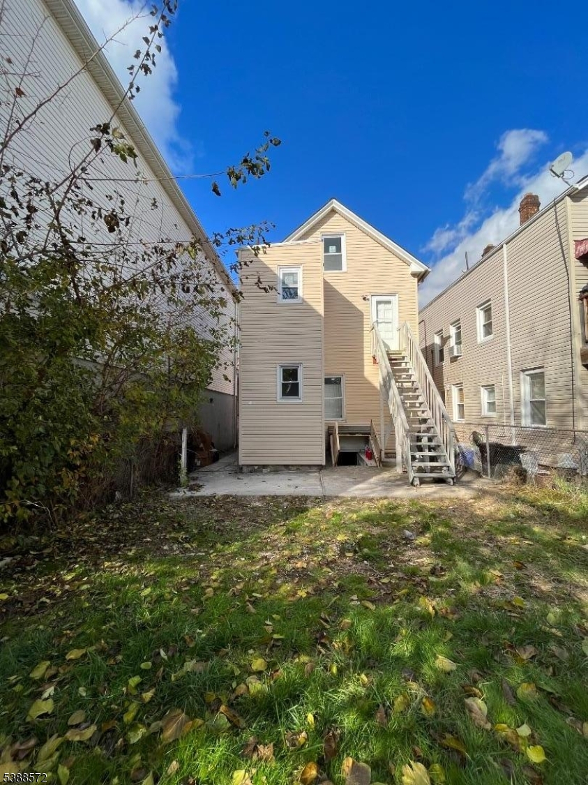 Frog Hollow - Residential Income