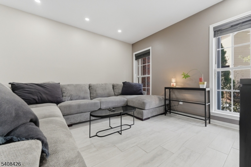 Crescent Court - Residential