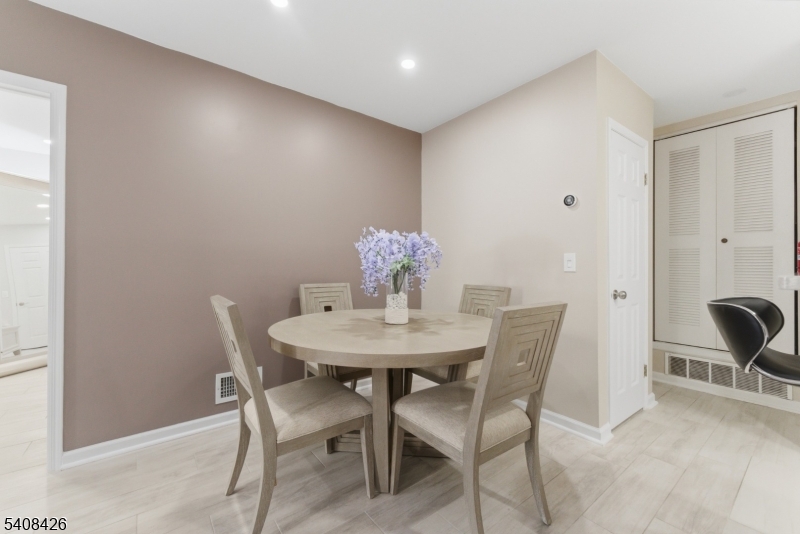 Crescent Court - Residential