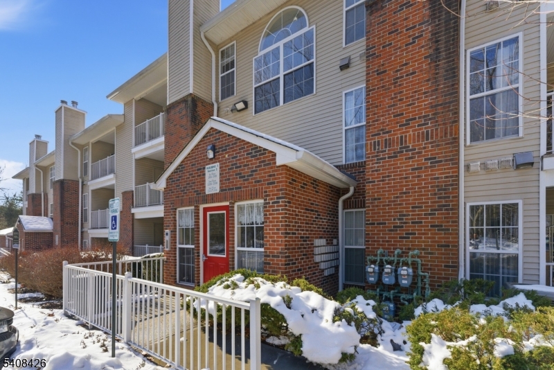 Crescent Court - Residential