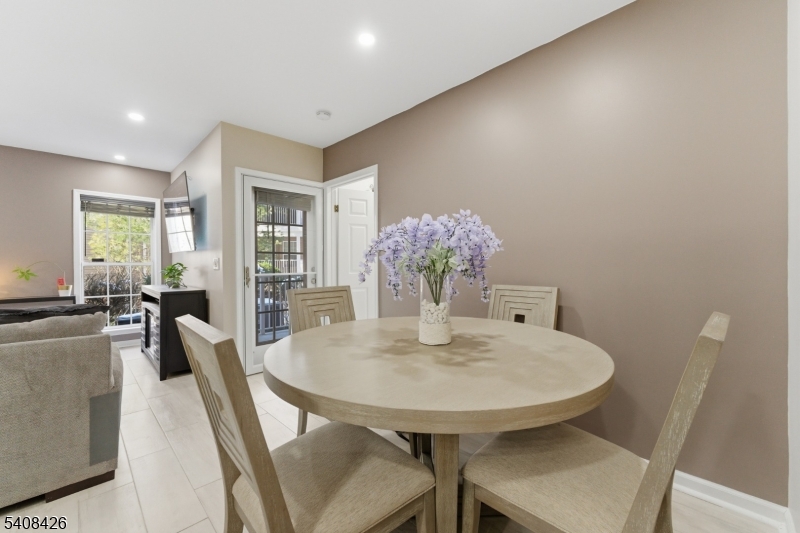 Crescent Court - Residential