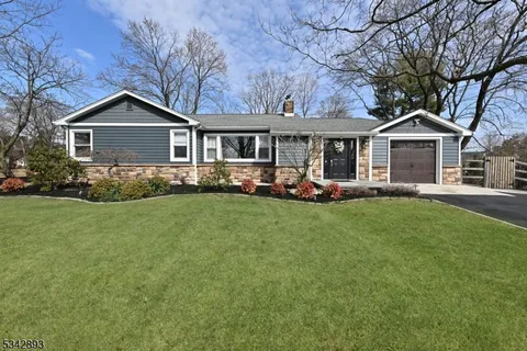 MLS: 3949871