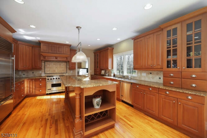 Oakwood Rd - Residential