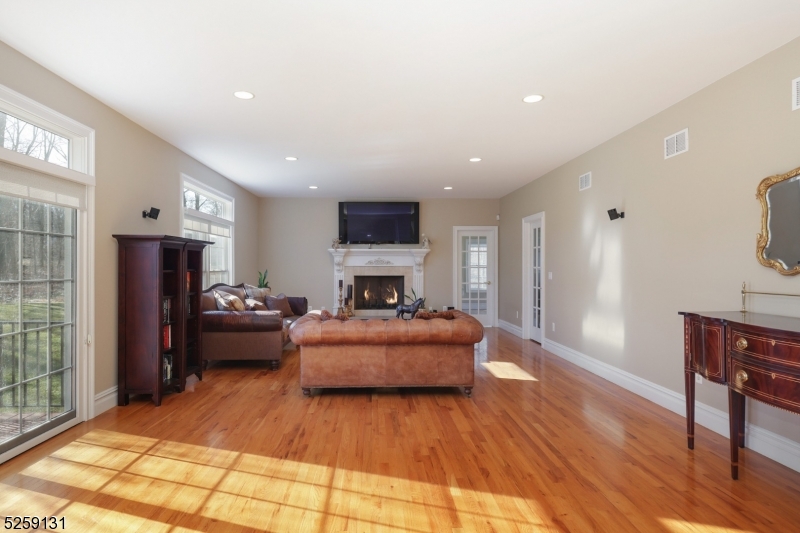 Oakwood Rd - Residential