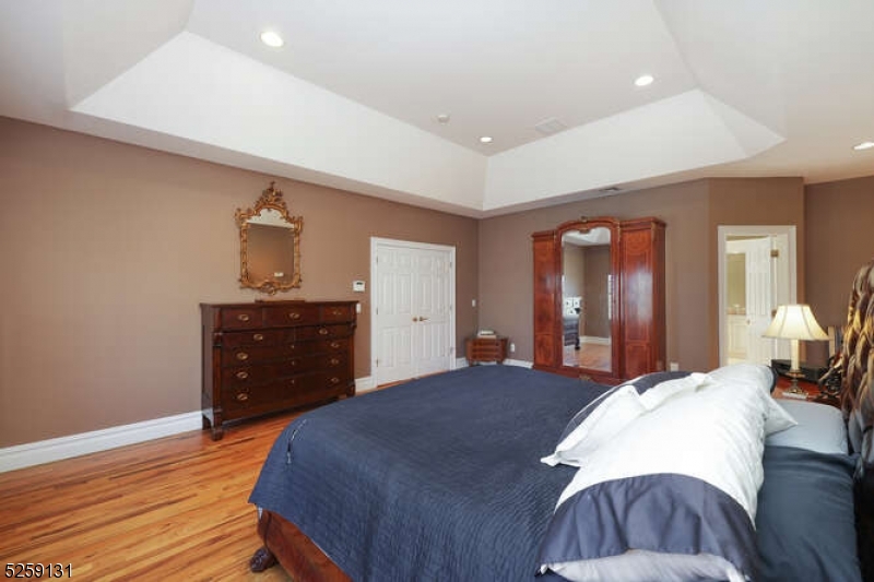 Oakwood Rd - Residential