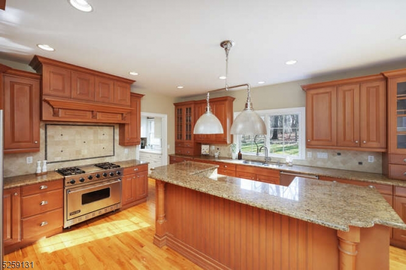 Oakwood Rd - Residential