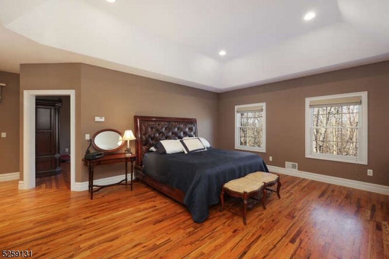 Oakwood Rd - Residential