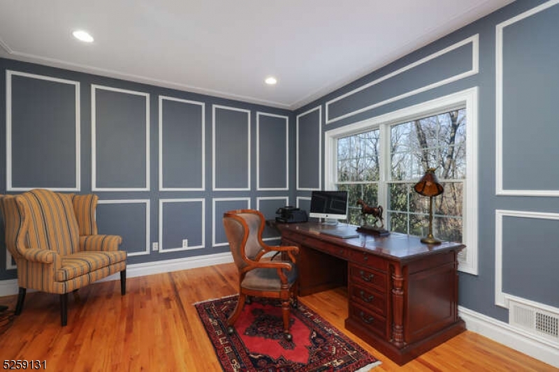 Oakwood Rd - Residential