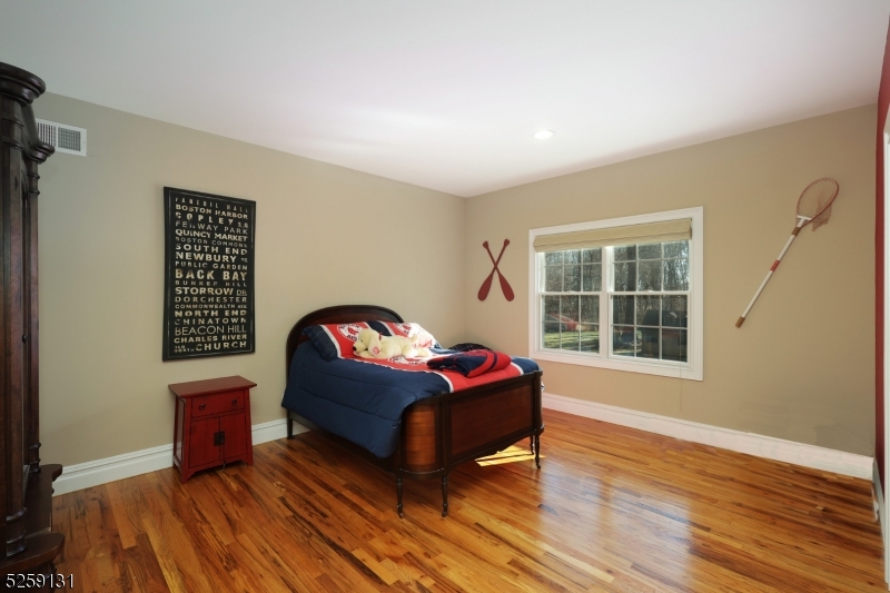 Oakwood Rd - Residential