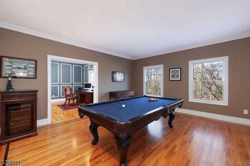 Oakwood Rd - Residential