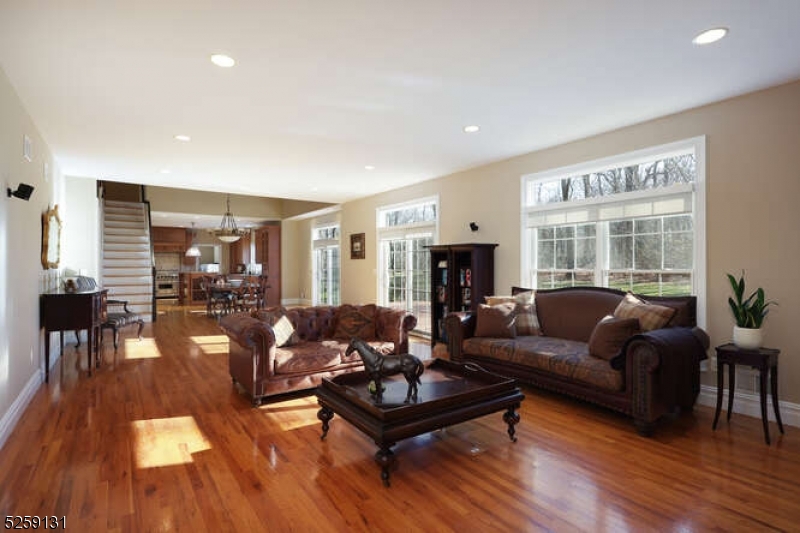 Oakwood Rd - Residential