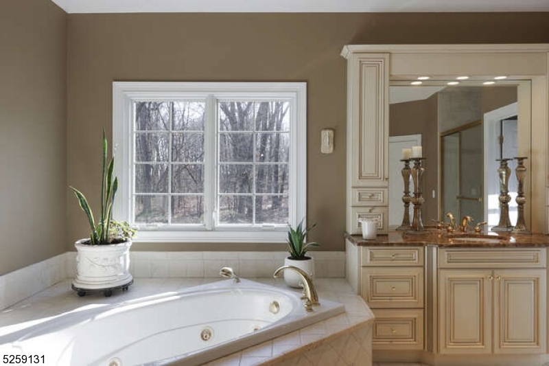 Oakwood Rd - Residential