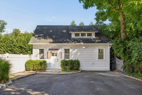 32 OAK BEND RD, WEST ORANGE, NJ 07052 - Image e966f2a0928e1e1e85b8a8e908e1aa0b/3161148296