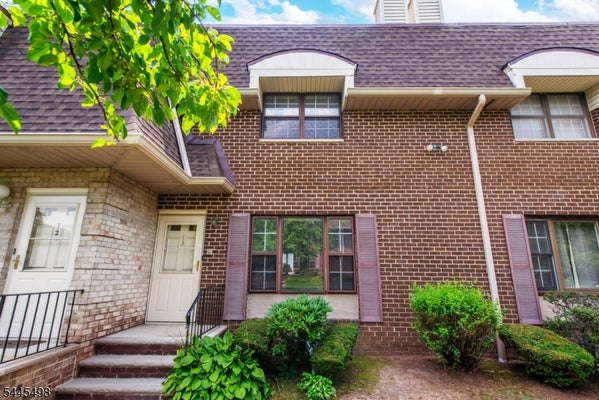 575 GROVE ST UNIT F3, CLIFTON, NJ 07013 - Image e99d88b6dc5a5e89f86902e4c2f2c3ea/222832725
