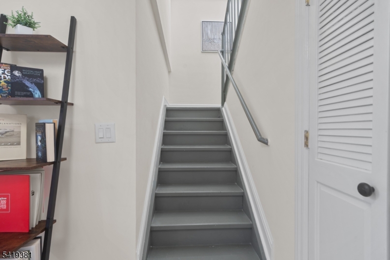 Bergen Lafayette - Residential