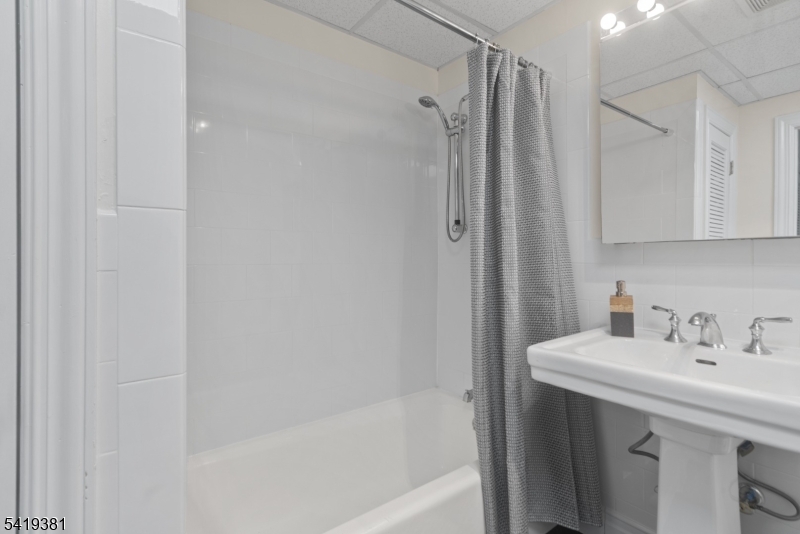 Bergen Lafayette - Residential