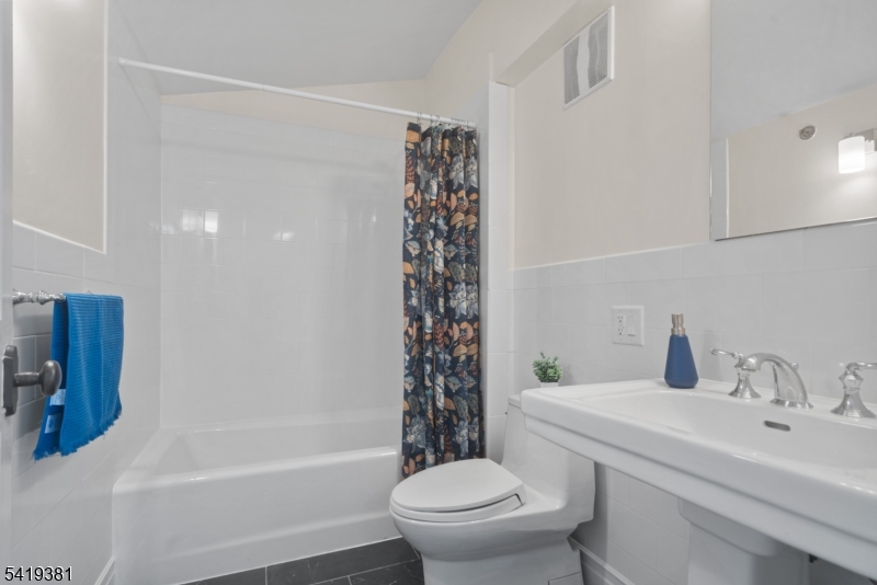 Bergen Lafayette - Residential