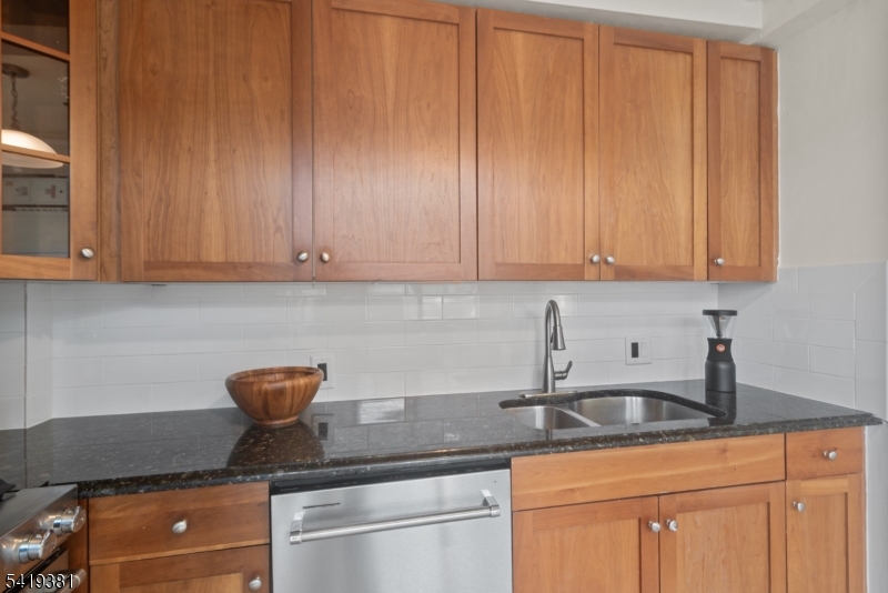 Bergen Lafayette - Residential