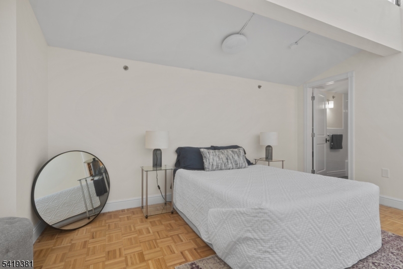 Bergen Lafayette - Residential